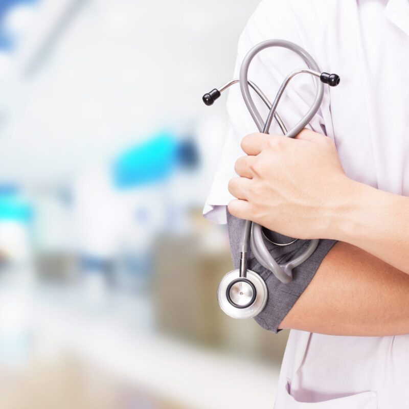 Médico pessoa física ou jurídica: qual a opção mais rentável?