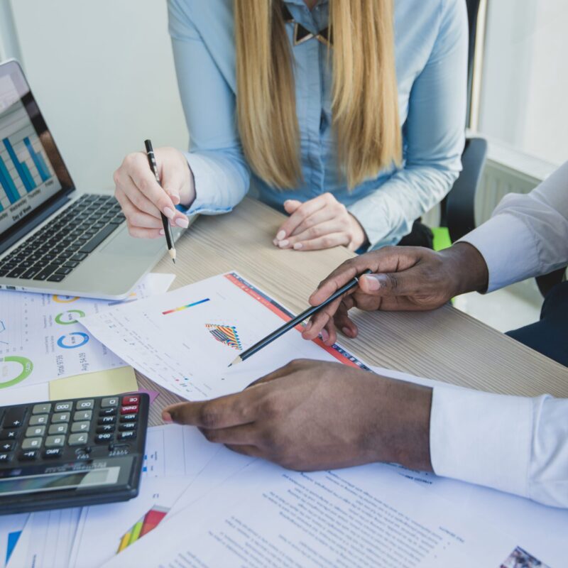 Como ter controle financeiro no início da carreira?
